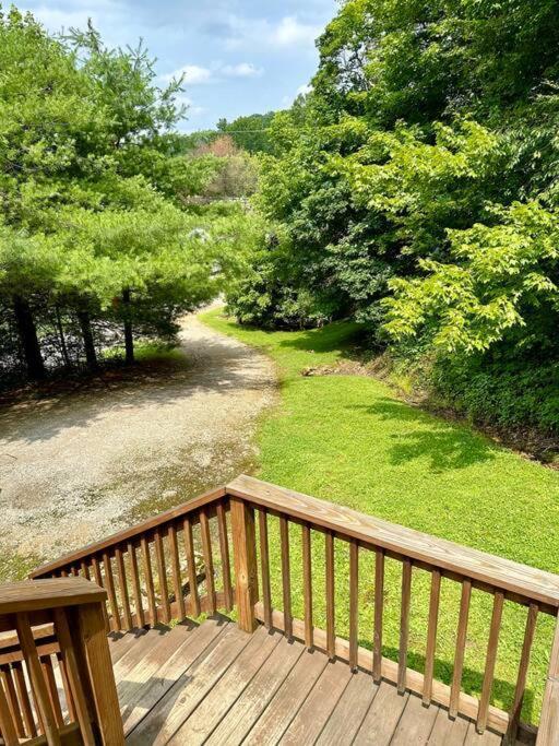 Hocking Hills Cabin-Private Hot Tub, Hiking, Caves Villa Rockbridge Exterior photo